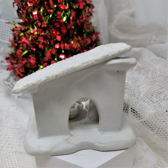 White Ceramic Nativity Scene Small Baby Jesus Mary Joseph - Picture 4 of 8